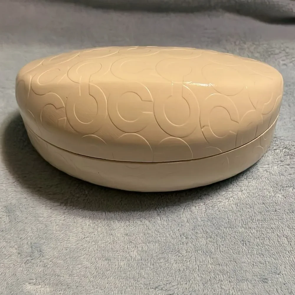 Nice Off White Coach Glasses Case